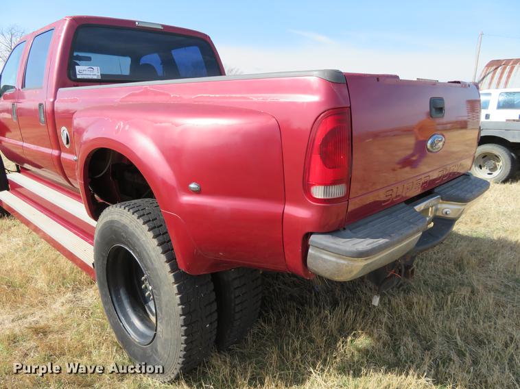 image for item DC0983 1999 Ford F350 Super Duty Crew Cab pickup truck