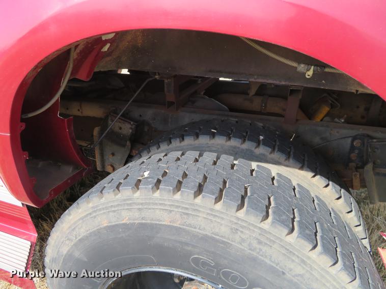 image for item DC0983 1999 Ford F350 Super Duty Crew Cab pickup truck