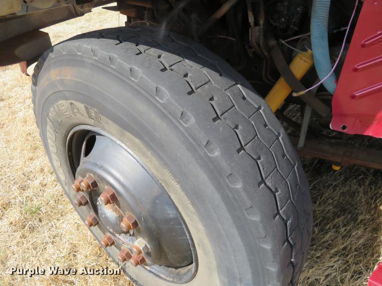 image for item DC0983 1999 Ford F350 Super Duty Crew Cab pickup truck