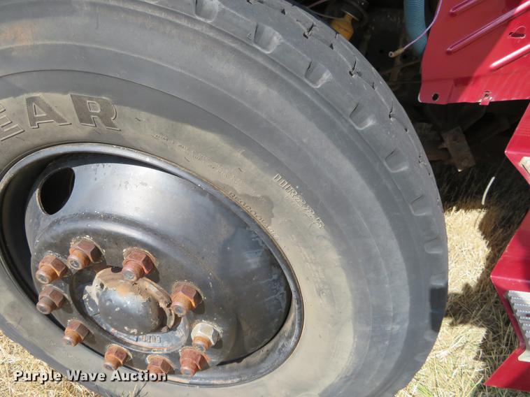 image for item DC0983 1999 Ford F350 Super Duty Crew Cab pickup truck