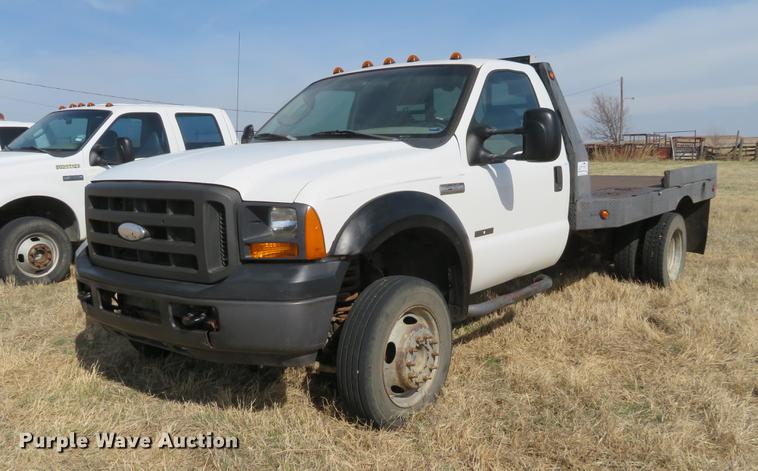 image for item DC0984 2005 Ford F550 flatbed truck