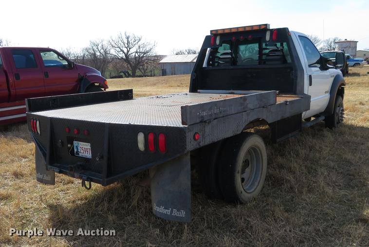 image for item DC0984 2005 Ford F550 flatbed truck