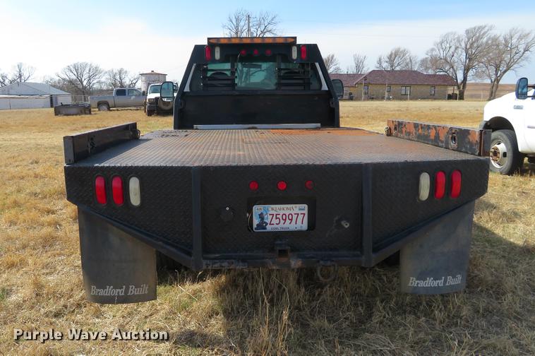 image for item DC0984 2005 Ford F550 flatbed truck
