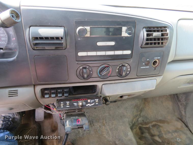 image for item DC0984 2005 Ford F550 flatbed truck