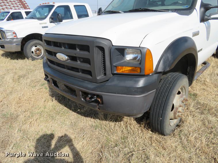 image for item DC0984 2005 Ford F550 flatbed truck