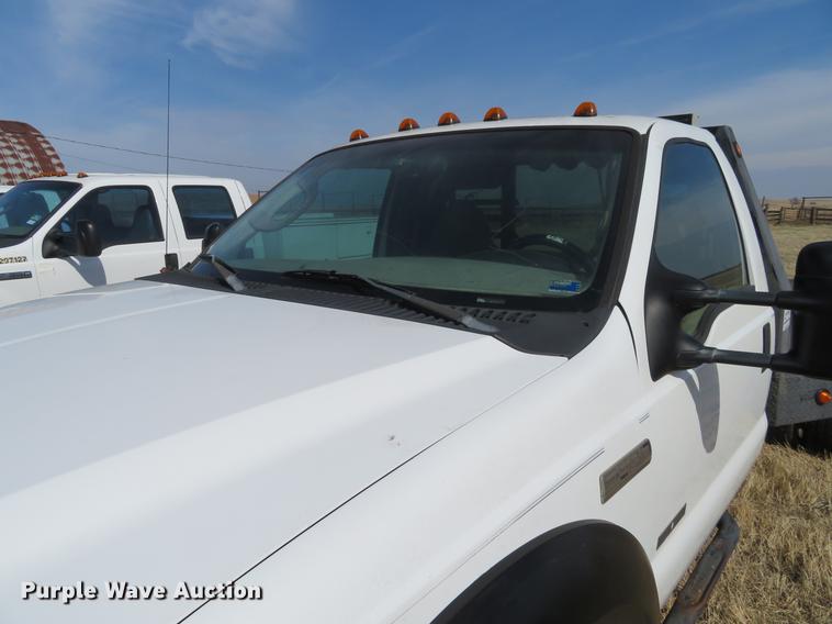 image for item DC0984 2005 Ford F550 flatbed truck