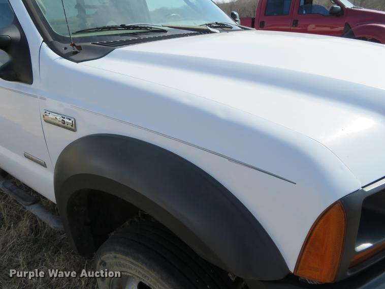 image for item DC0984 2005 Ford F550 flatbed truck