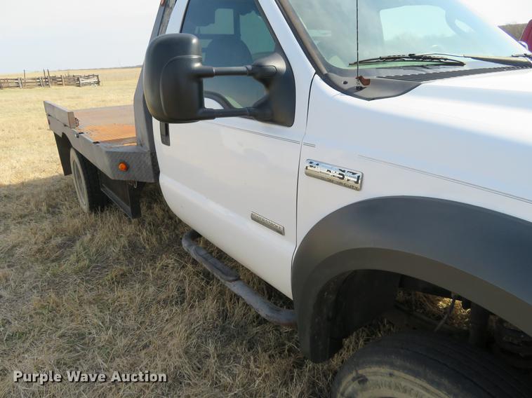 image for item DC0984 2005 Ford F550 flatbed truck
