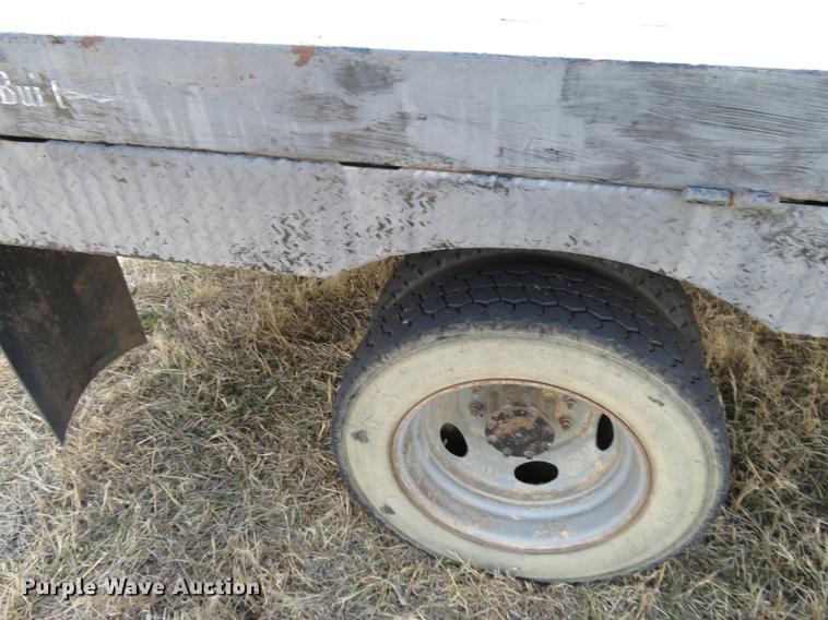 image for item DC0984 2005 Ford F550 flatbed truck