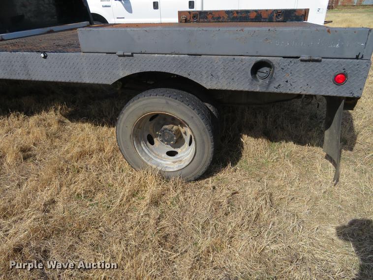 image for item DC0984 2005 Ford F550 flatbed truck