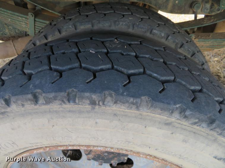 image for item DC0984 2005 Ford F550 flatbed truck