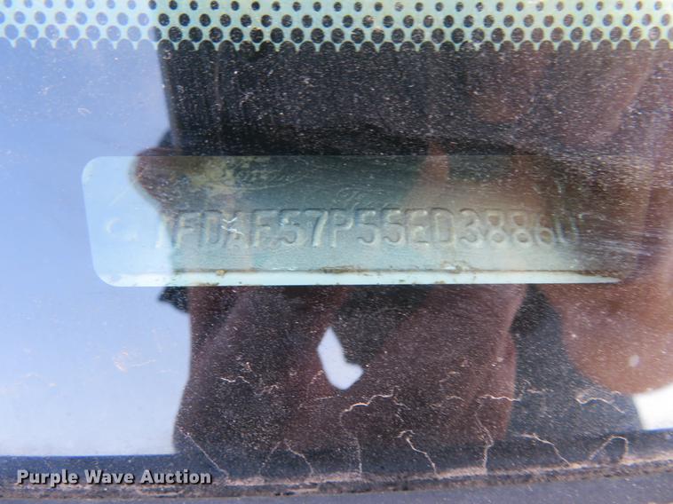 image for item DC0984 2005 Ford F550 flatbed truck