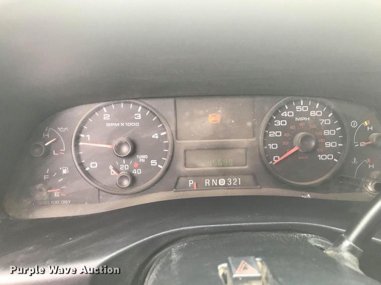 image for item DC0984 2005 Ford F550 flatbed truck