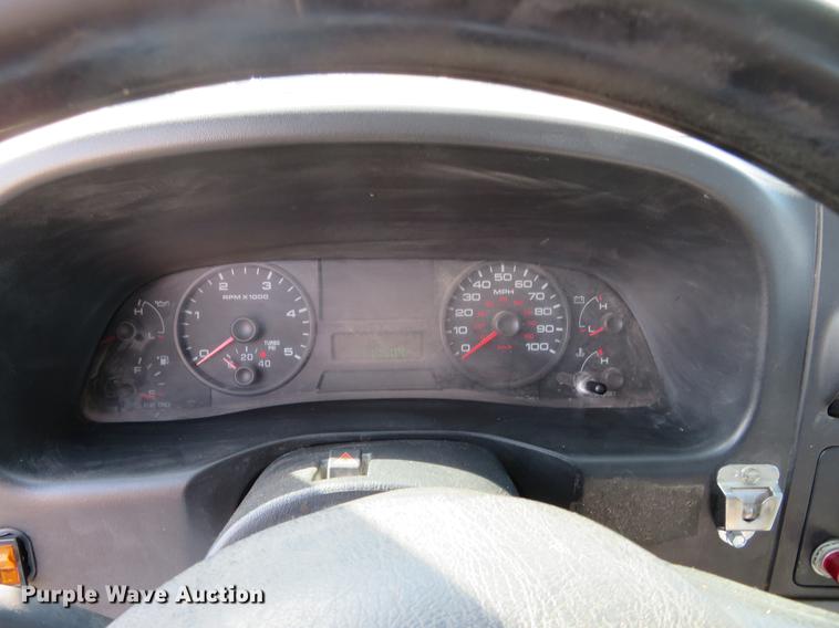 image for item DC0985 2006 Ford F350 Super Duty Crew Cab utility bed pickup truck