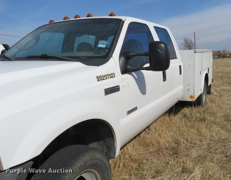 image for item DC0985 2006 Ford F350 Super Duty Crew Cab utility bed pickup truck