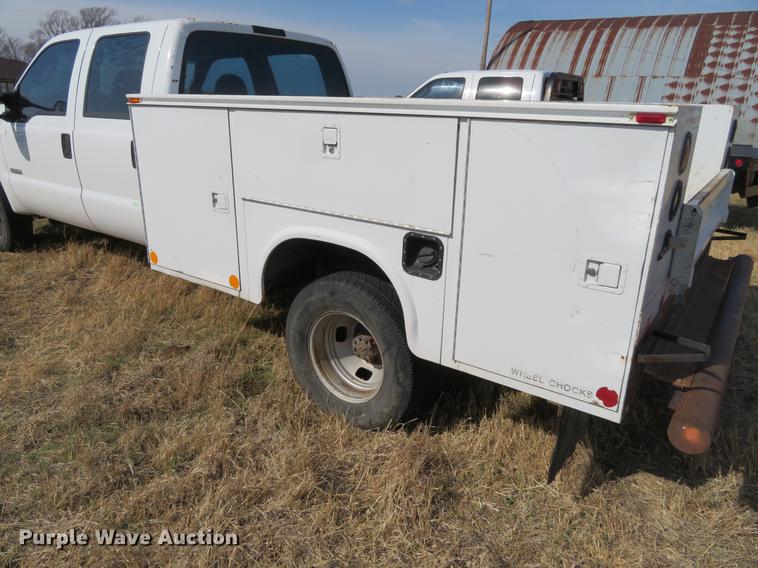 image for item DC0985 2006 Ford F350 Super Duty Crew Cab utility bed pickup truck