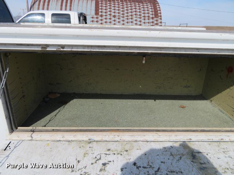 image for item DC0985 2006 Ford F350 Super Duty Crew Cab utility bed pickup truck