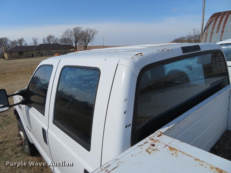 image for item DC0985 2006 Ford F350 Super Duty Crew Cab utility bed pickup truck