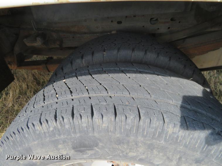 image for item DC0985 2006 Ford F350 Super Duty Crew Cab utility bed pickup truck