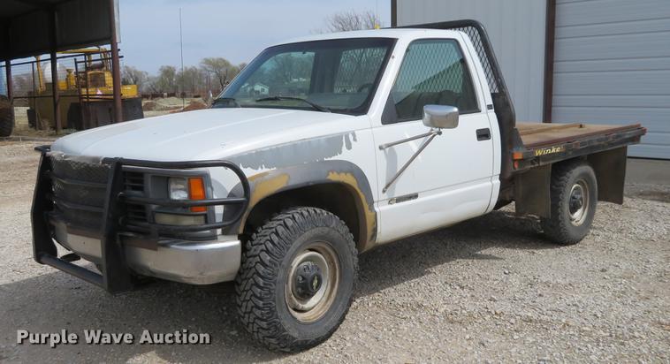 image for item DC0987 1994 Chevrolet 3500 flatbed pickup truck