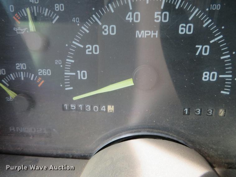 image for item DC0987 1994 Chevrolet 3500 flatbed pickup truck