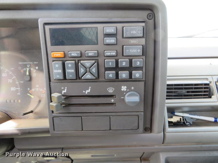 image for item DC0987 1994 Chevrolet 3500 flatbed pickup truck