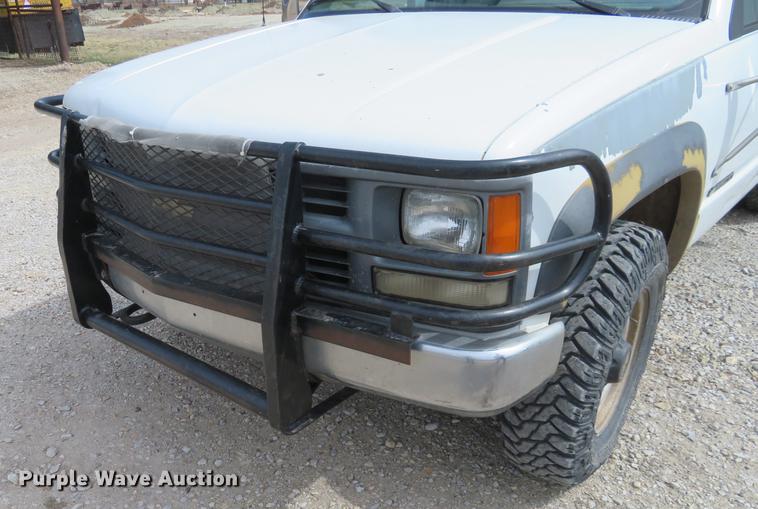 image for item DC0987 1994 Chevrolet 3500 flatbed pickup truck