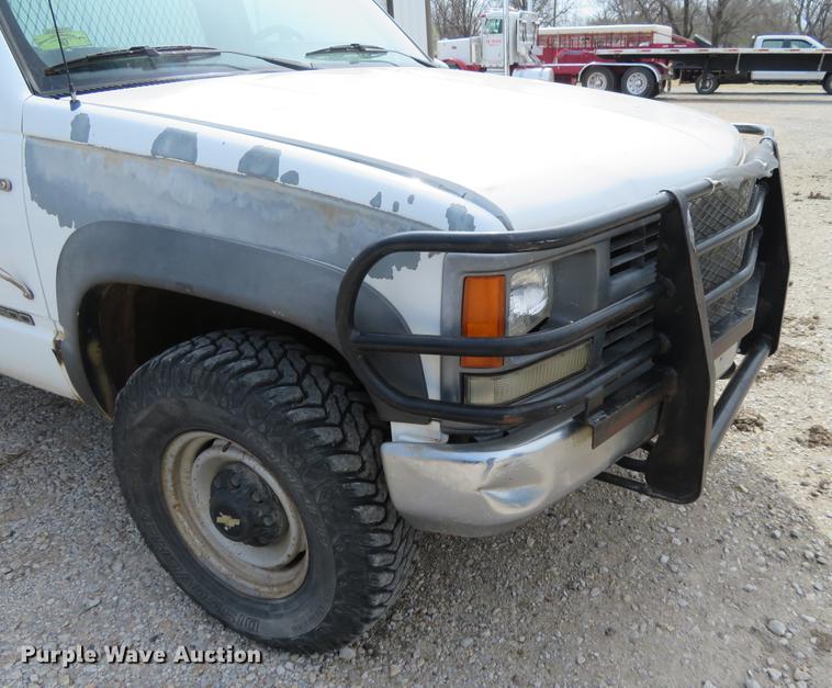 image for item DC0987 1994 Chevrolet 3500 flatbed pickup truck