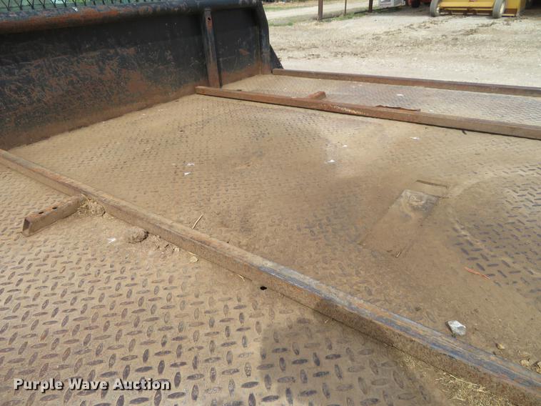 image for item DC0987 1994 Chevrolet 3500 flatbed pickup truck