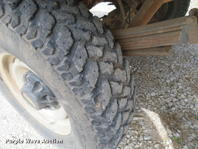 image for item DC0987 1994 Chevrolet 3500 flatbed pickup truck