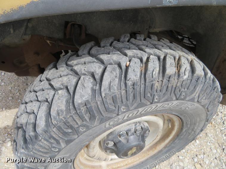 image for item DC0987 1994 Chevrolet 3500 flatbed pickup truck