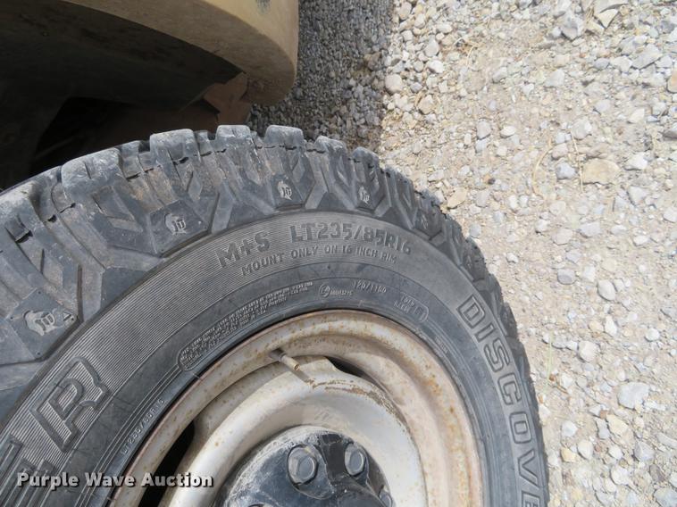 image for item DC0987 1994 Chevrolet 3500 flatbed pickup truck