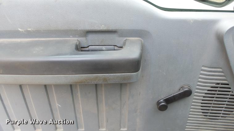 image for item DC3105 2011 Ford F250 Super Duty utility bed pickup truck