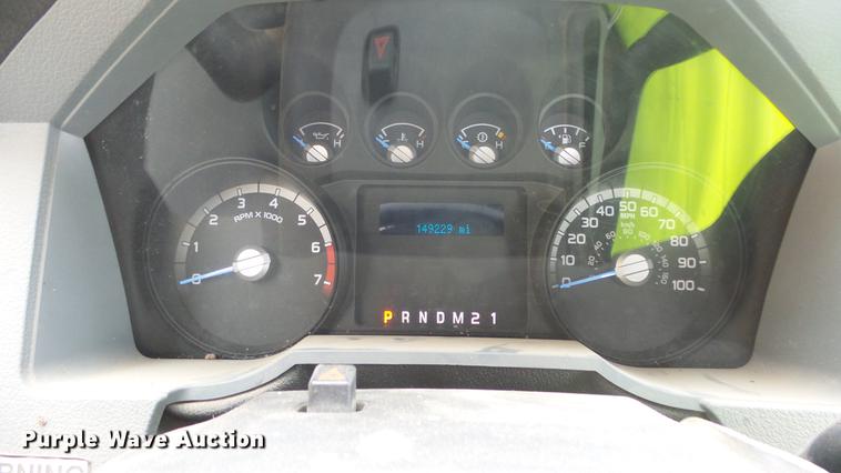 image for item DC3105 2011 Ford F250 Super Duty utility bed pickup truck