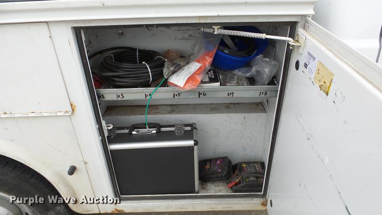 image for item DC3105 2011 Ford F250 Super Duty utility bed pickup truck