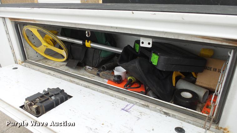 image for item DC3105 2011 Ford F250 Super Duty utility bed pickup truck