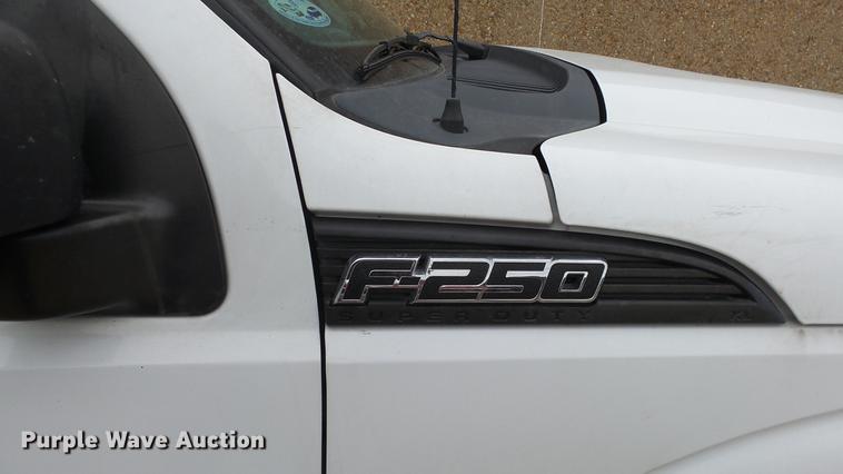 image for item DC3105 2011 Ford F250 Super Duty utility bed pickup truck