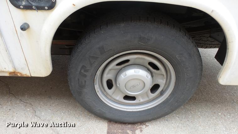 image for item DC3105 2011 Ford F250 Super Duty utility bed pickup truck