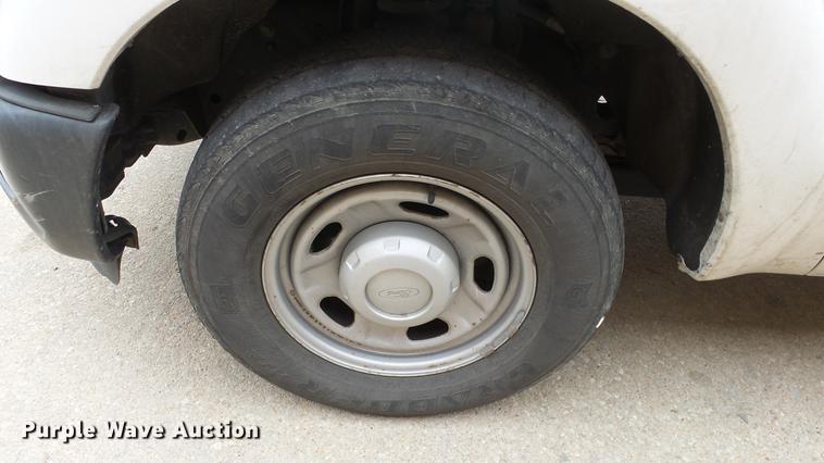 image for item DC3105 2011 Ford F250 Super Duty utility bed pickup truck