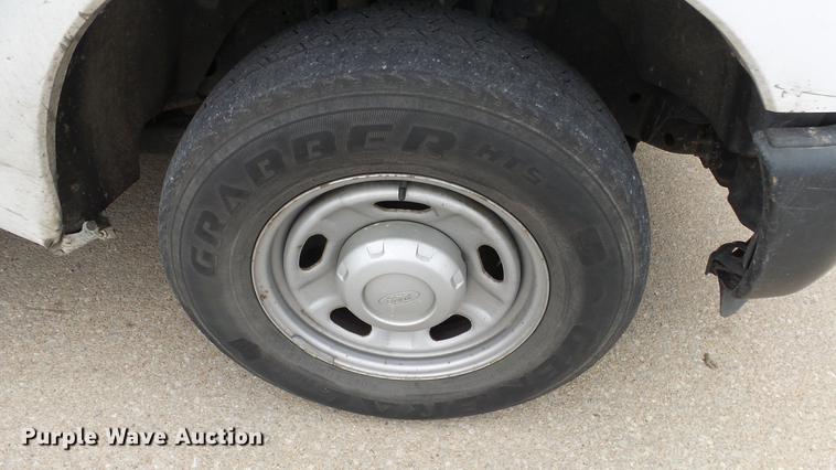 image for item DC3105 2011 Ford F250 Super Duty utility bed pickup truck