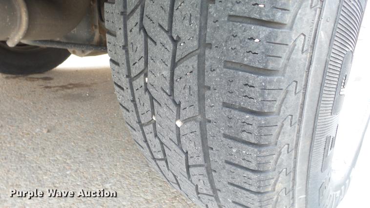 image for item DC3105 2011 Ford F250 Super Duty utility bed pickup truck