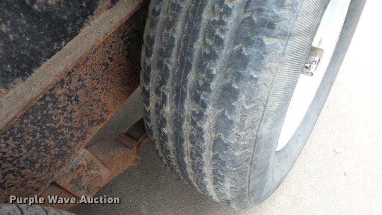 image for item DC3106 2008 Redi Haul utility trailer