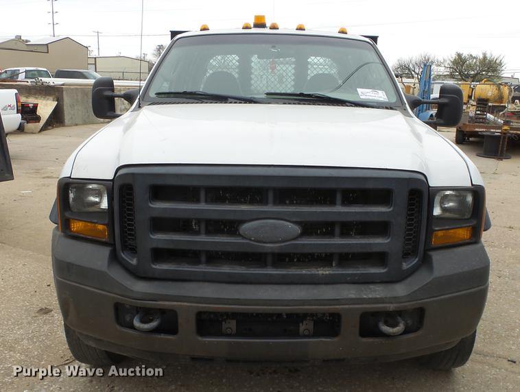 image for item DC3108 2006 Ford F550 Crew Cab flatbed truck