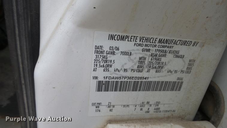 image for item DC3108 2006 Ford F550 Crew Cab flatbed truck
