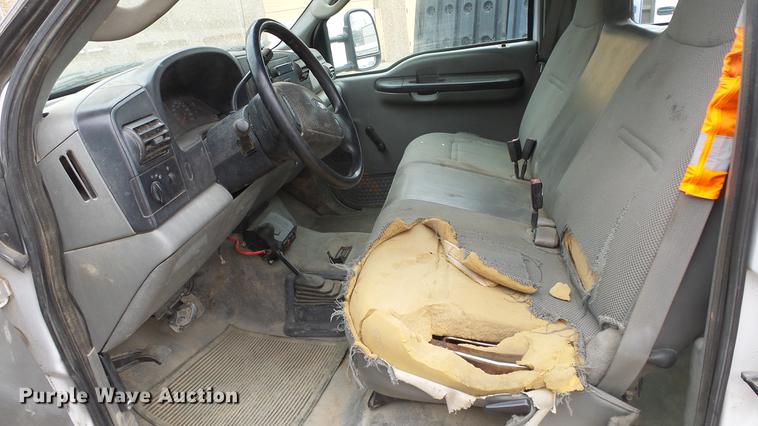 image for item DC3108 2006 Ford F550 Crew Cab flatbed truck