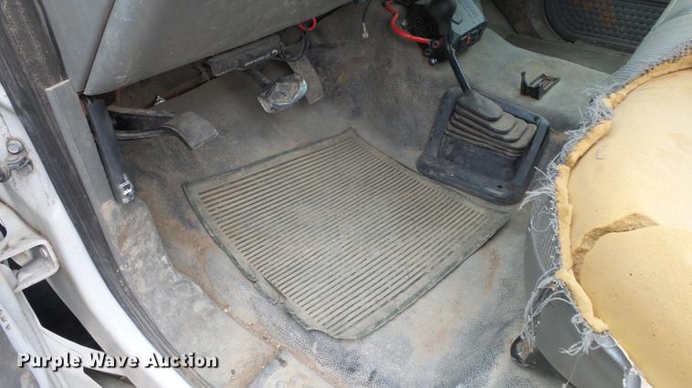 image for item DC3108 2006 Ford F550 Crew Cab flatbed truck