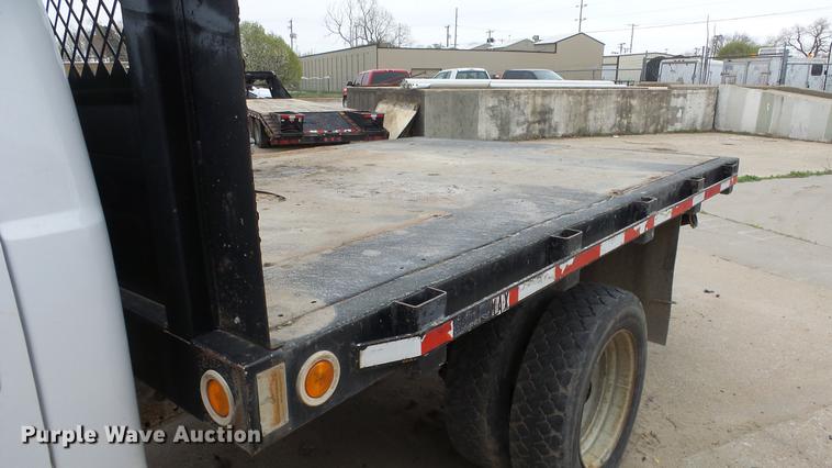 image for item DC3108 2006 Ford F550 Crew Cab flatbed truck