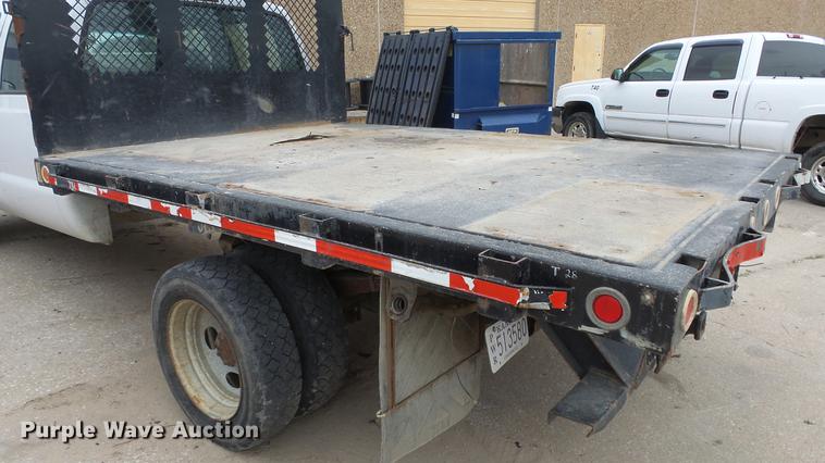image for item DC3108 2006 Ford F550 Crew Cab flatbed truck
