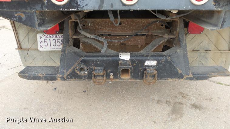 image for item DC3108 2006 Ford F550 Crew Cab flatbed truck