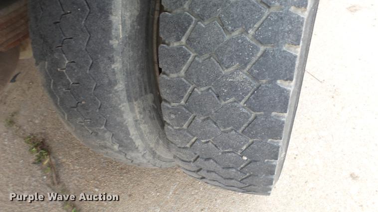 image for item DC3108 2006 Ford F550 Crew Cab flatbed truck